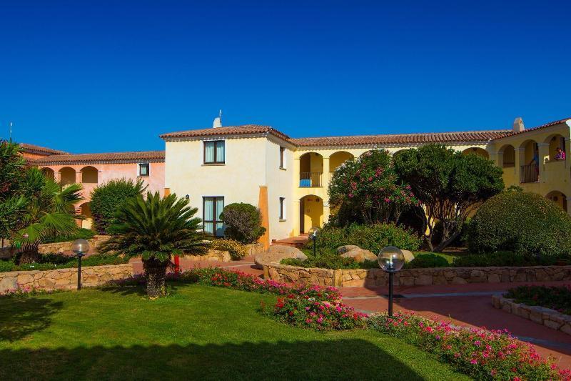 Отель Mangia'S Santa Teresa Sardinia, Curio Collection By Hilton Санта-Тереза-Галлура Экстерьер фото